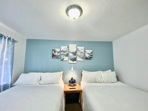 Bluebird Day Inn & Suites image 15
